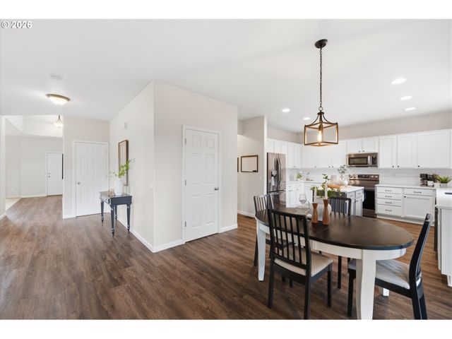 16418 TRAIL VIEW Dr, Oregon City, OR 97045