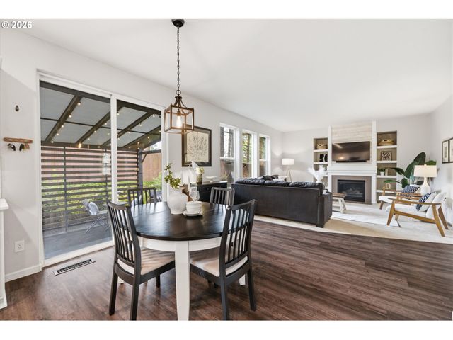 16418 TRAIL VIEW Dr, Oregon City, OR 97045