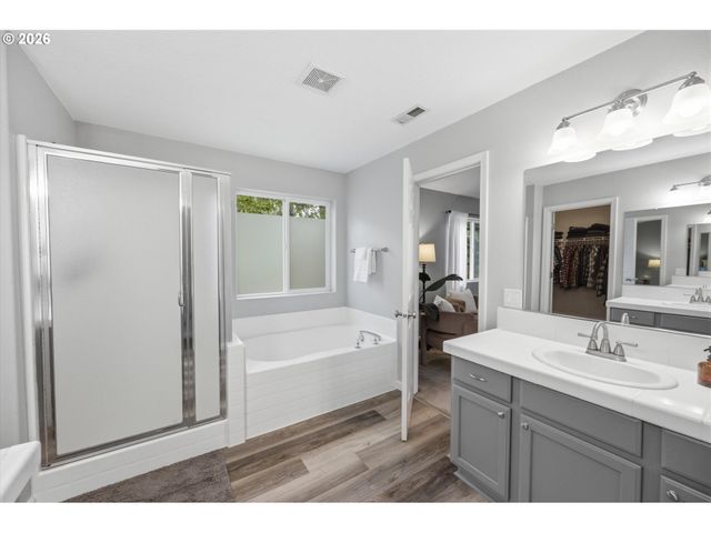 16418 TRAIL VIEW Dr, Oregon City, OR 97045