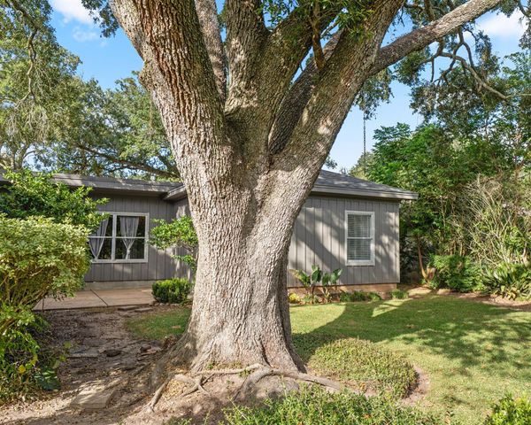2404 Marguerite Street, Bay City, TX 77414