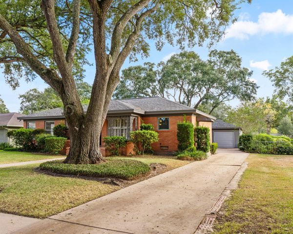 2404 Marguerite Street, Bay City, TX 77414