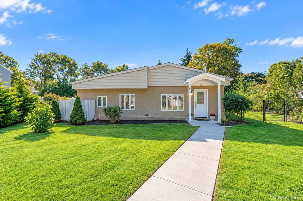 590 Canal Road, Mount Sinai, NY 11766 — photo 3