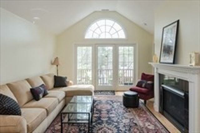 410 Salem St 811, Wakefield, MA 01880