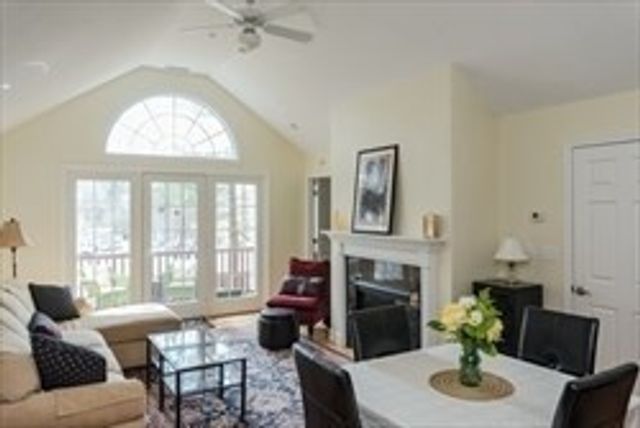410 Salem St 811, Wakefield, MA 01880