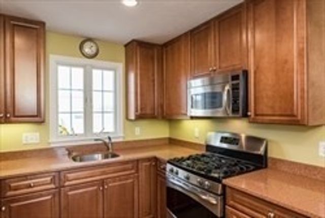 410 Salem St 811, Wakefield, MA 01880