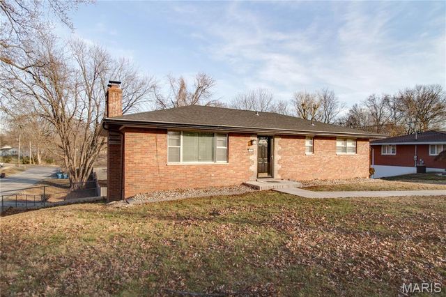 2 Chapel Court, Collinsville, IL 62234