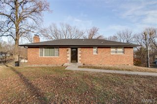 2 Chapel Court, Collinsville, IL 62234