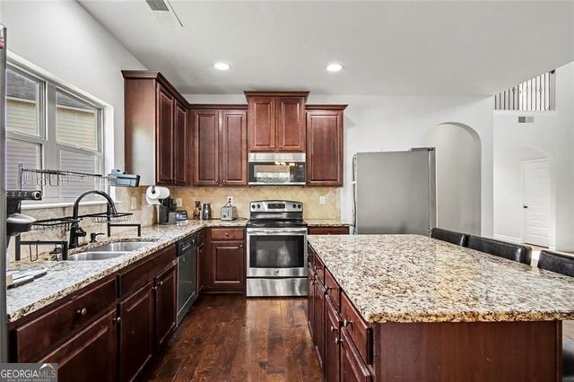 767 Effendi Place, Fairburn, GA 30213