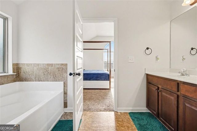 767 Effendi Place, Fairburn, GA 30213