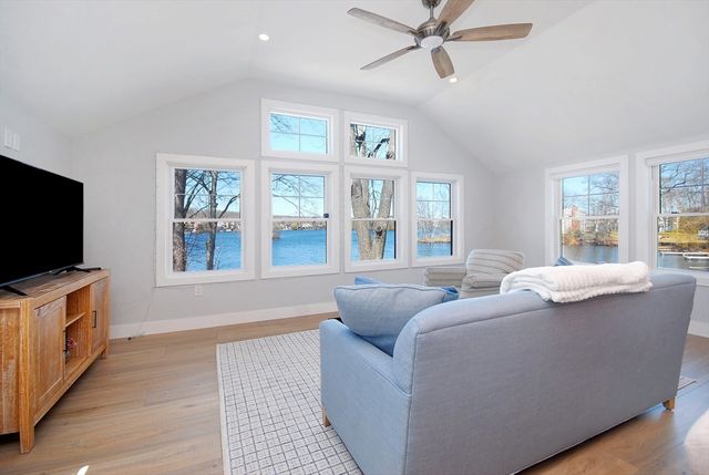 36 Canna Dr, Shrewsbury, MA 01545