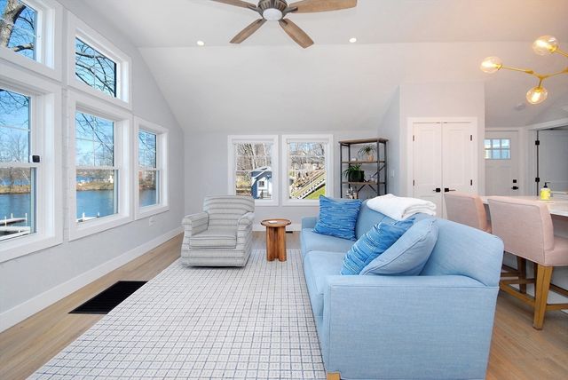 36 Canna Dr, Shrewsbury, MA 01545