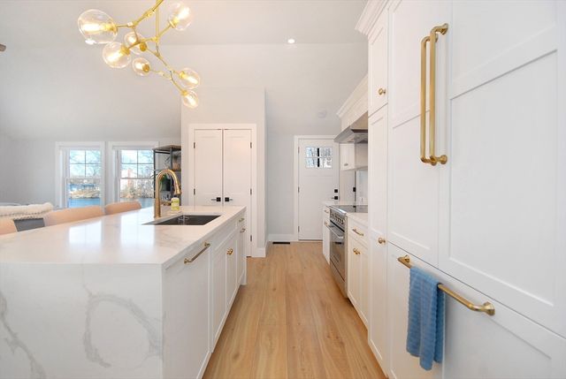 36 Canna Dr, Shrewsbury, MA 01545