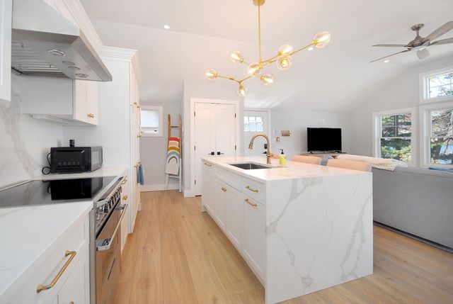 36 Canna Dr, Shrewsbury, MA 01545