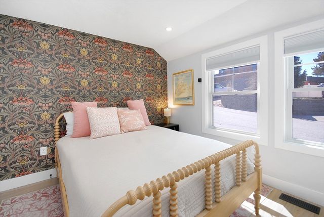 36 Canna Dr, Shrewsbury, MA 01545