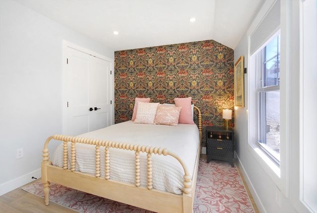 36 Canna Dr, Shrewsbury, MA 01545