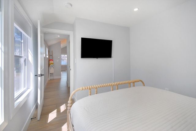 36 Canna Dr, Shrewsbury, MA 01545