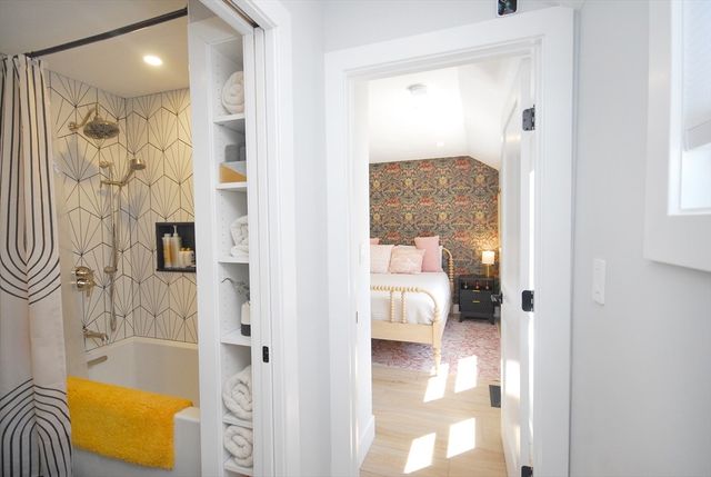 36 Canna Dr, Shrewsbury, MA 01545