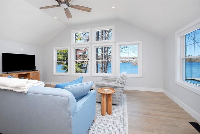 36 Canna Dr, Shrewsbury, MA 01545