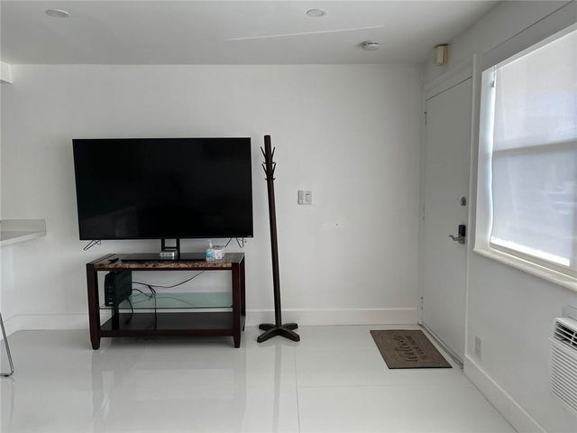 625 Antioch Avenue 107, Fort Lauderdale, FL 33304