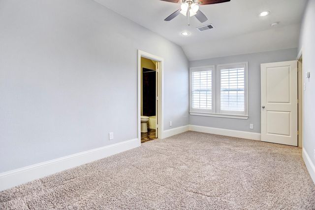 30 E Rafters Row, The Woodlands, TX 77380