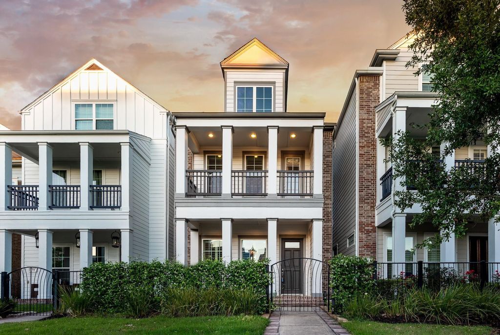 30 E Rafters Row, The Woodlands, TX 77380