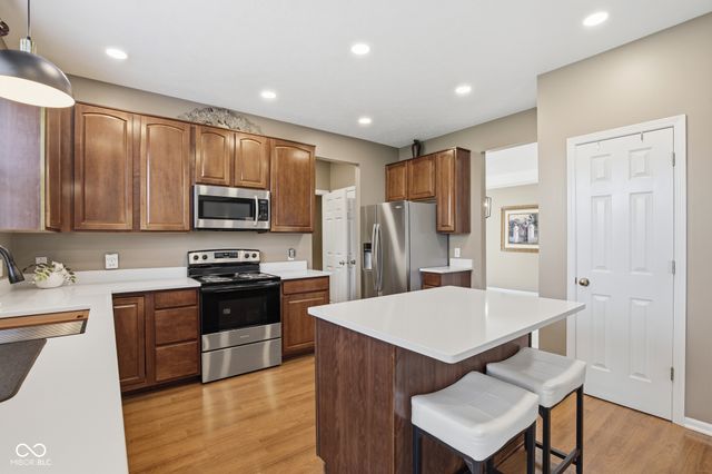 7410 Giroud Drive, Indianapolis, IN 46259