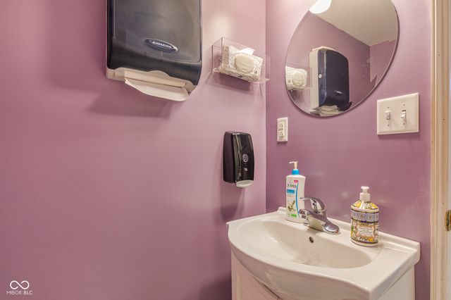 7410 Giroud Drive, Indianapolis, IN 46259