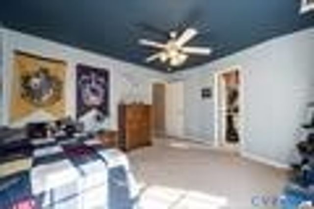 2102 N LAKESHORE Dr, Louisa, VA 23093