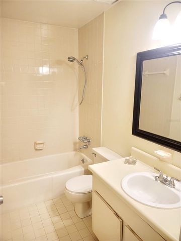 5323 11TH ST CIRCLE E, Bradenton, FL 34203