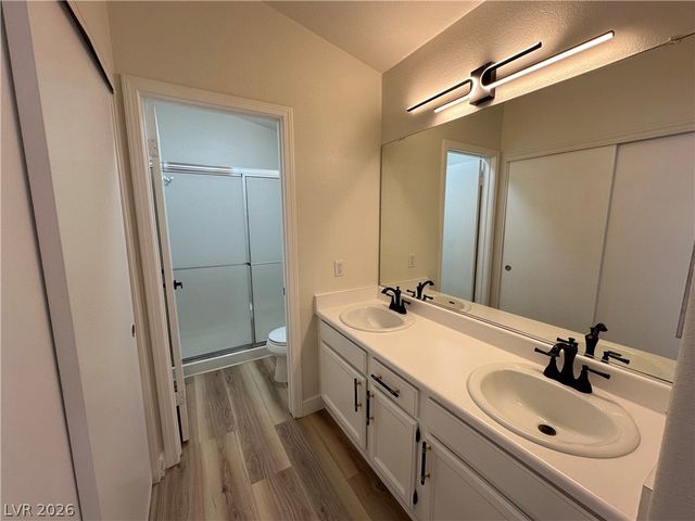 1833 Cedar Bluffs Way, Las Vegas, NV 89128