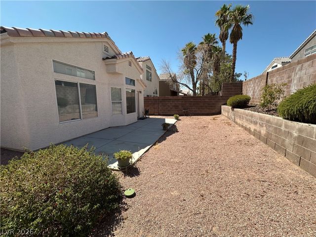 1833 Cedar Bluffs Way, Las Vegas, NV 89128