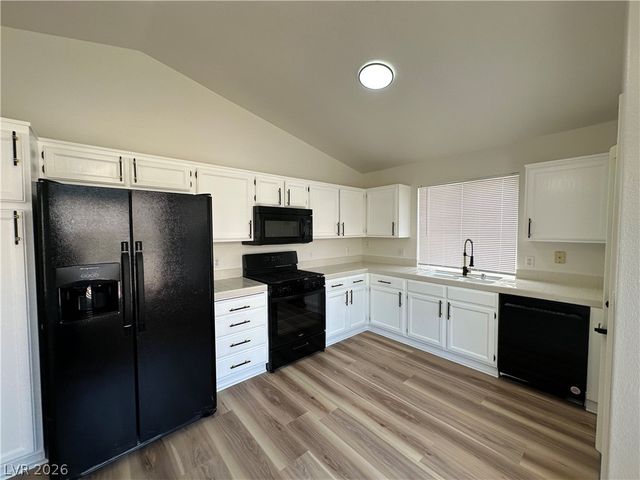 1833 Cedar Bluffs Way, Las Vegas, NV 89128