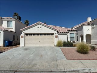 1833 Cedar Bluffs Way, Las Vegas, NV 89128