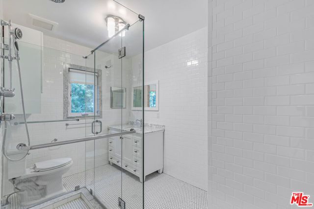 1882 El Cerrito, Los Angeles, CA 90068