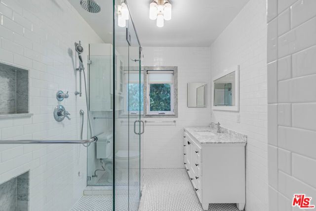 1882 El Cerrito, Los Angeles, CA 90068