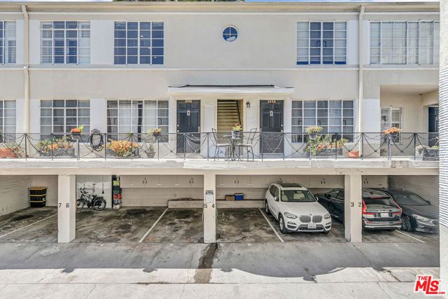 1882 El Cerrito, Los Angeles, CA 90068