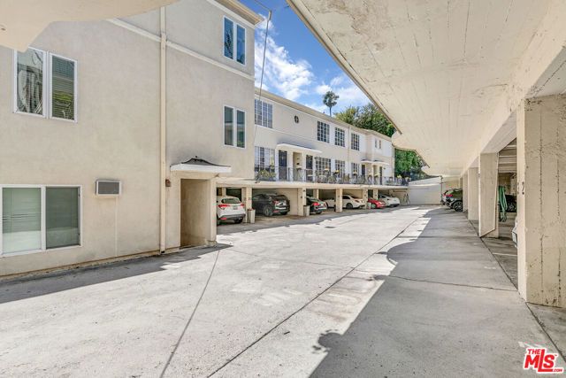 1882 El Cerrito, Los Angeles, CA 90068