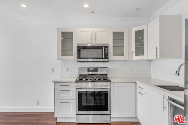1882 El Cerrito, Los Angeles, CA 90068