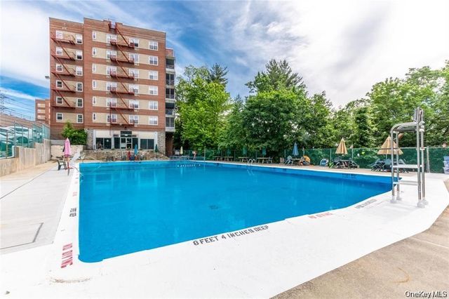 11 Balint Drive 541, Yonkers, NY 10710