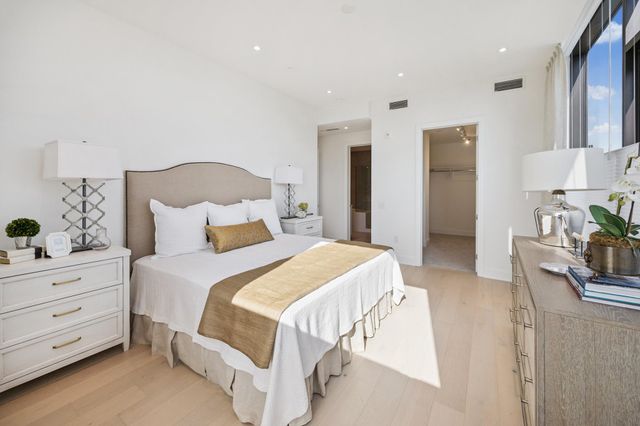 2323 W Main Street 305, Houston, TX 77098