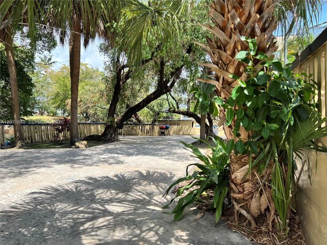 4301 S Tamiami Canal Drive 3-314, Miami, FL 33126