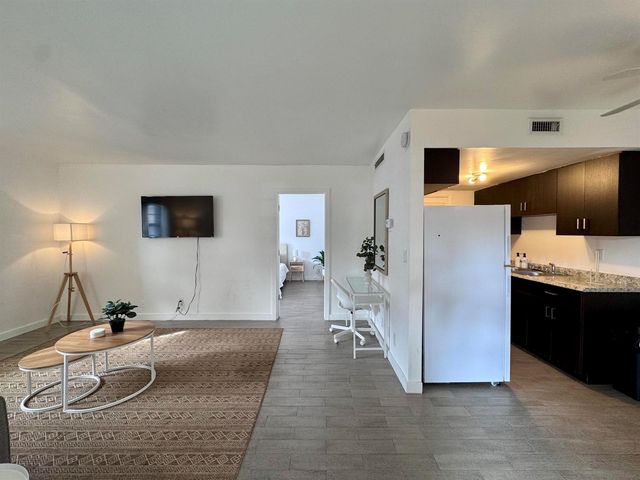 202 Lucerne Avenue Unit 12, Lake Worth Beach, FL 33460