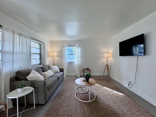 202 Lucerne Avenue Unit 12, Lake Worth Beach, FL 33460