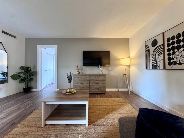 202 Lucerne Avenue Unit 12, Lake Worth Beach, FL 33460