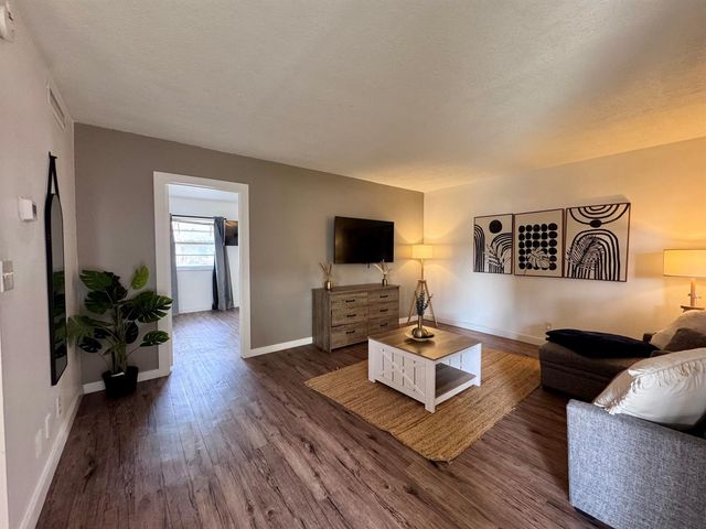 202 Lucerne Avenue Unit 12, Lake Worth Beach, FL 33460