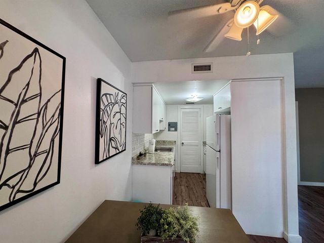 202 Lucerne Avenue Unit 12, Lake Worth Beach, FL 33460