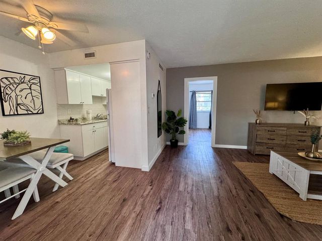 202 Lucerne Avenue Unit 12, Lake Worth Beach, FL 33460