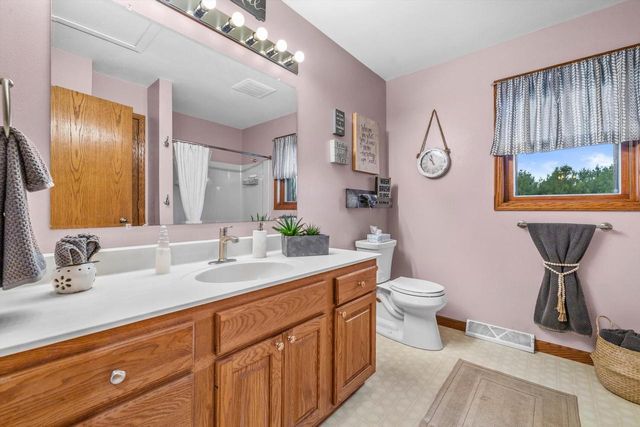 820 172nd AVENUE, Union Grove, WI 53182
