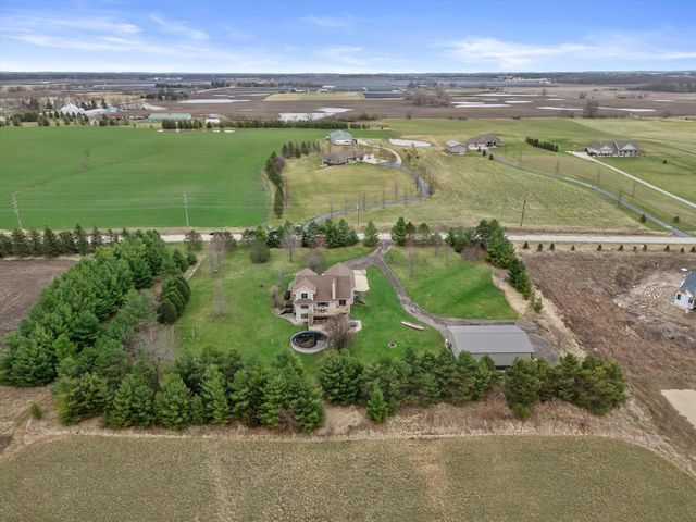 820 172nd AVENUE, Union Grove, WI 53182
