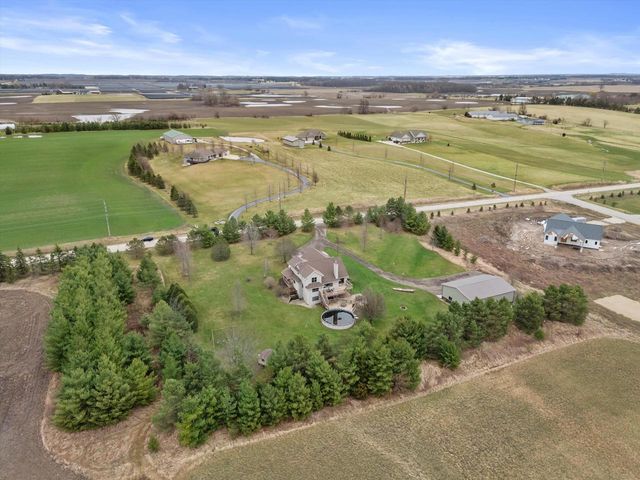 820 172nd AVENUE, Union Grove, WI 53182